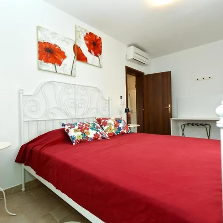 아파트 Charming With Balcony And Pool *