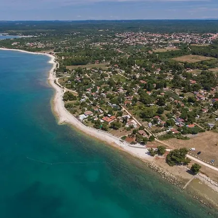 Charming With Balcony And Pool *