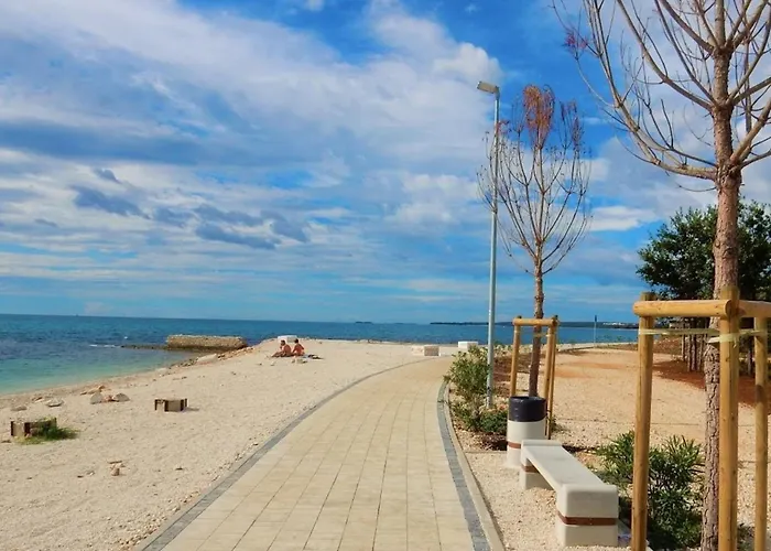 Appartement Charming With Balcony And Pool Peroj